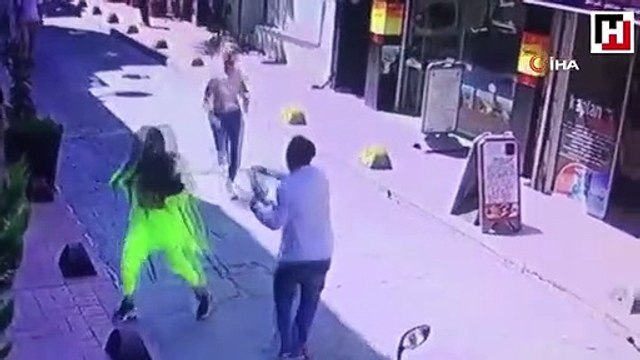 İstanbul'da sokak ortasında şok görüntü