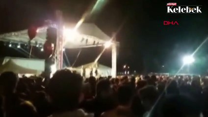 Öğrenciler, konsere geç kalan EYPİO'yu protesto etti