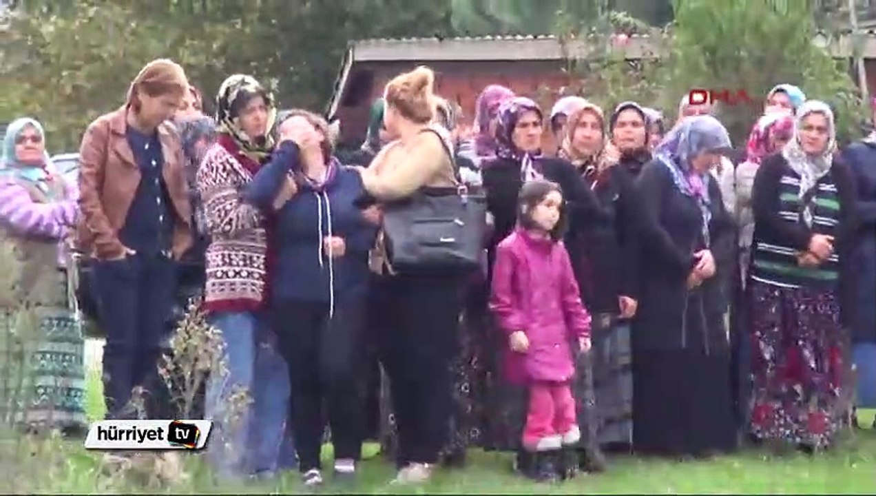 Eşini, 2 yaşındaki çocuğunun gözleri önünde 33 bıçak darbesiyle öldürdü