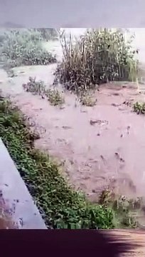 astagfirullah hujan deras mengakibatkan terjadinya banjir bandang, semoga Allah SWT memberikan keselamatan