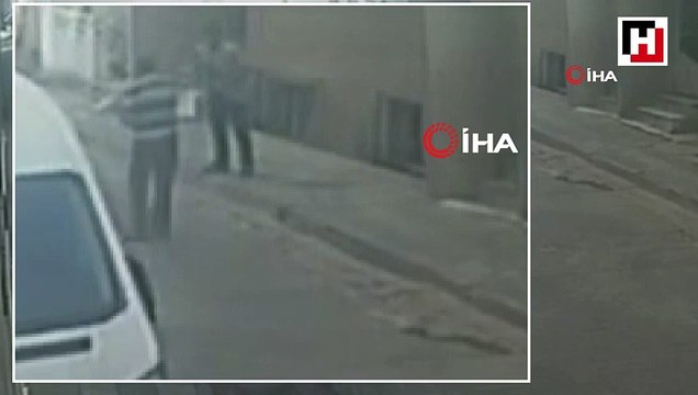 Sultangazi’de sokak ortasında tartıştığı komşularını bıçakladı