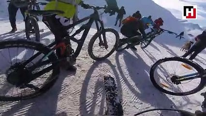 Palandöken'de kar üstünde bisiklet heyecanı