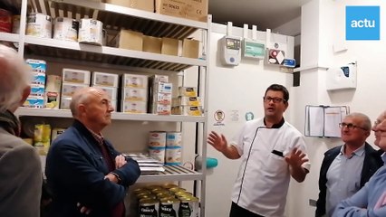 les-maires-dargentan-intercom-visitent-la-cuisine-centrale-qui-prepare-les-repas-pour-les-ecoliers (1)