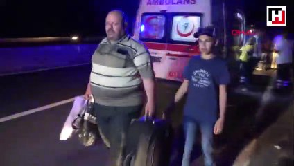 Otobüs traktöre çarptı