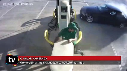 Otomobilin altında kalmaktan saniyelerle kurtuldu