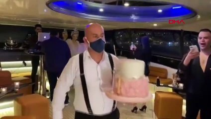 Boğaz'da lüks yatta 'sosyal mesafesiz' doğum günü kutlaması
