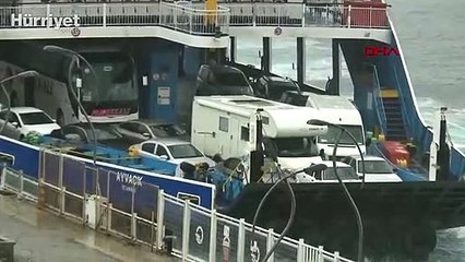 Çanakkale'de sağanak  boğaz transit gemi geçişlerine kapatıldı