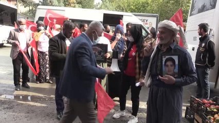 Çocukları dağa kaçırılan aileler HDP önündeki eylemlerini sürdürdü