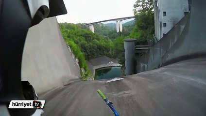 Bisikletçi ölüme meydan okudu