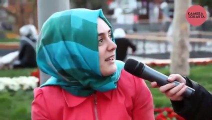 Bıyıklı erkek sever misiniz?