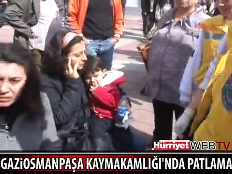 GAZİOSMANPAŞA'DA NÜFUS MÜDÜRLÜĞÜ ÖNÜNDE PATLAMA