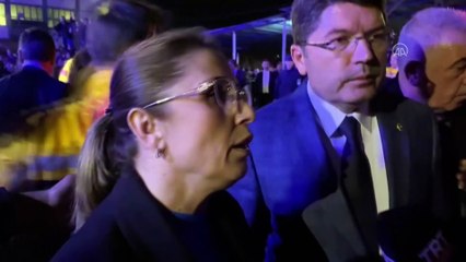 Bartın Valisi Arslan: 300 kotunda 44 kişi, -350 kotunda da 5 kişi var. 8 kişi kendi imkanlarıyla kurtarıldı. Bütün ekiplerimiz seferber. Şu an 6. yaralımızı çıkarıyoruz