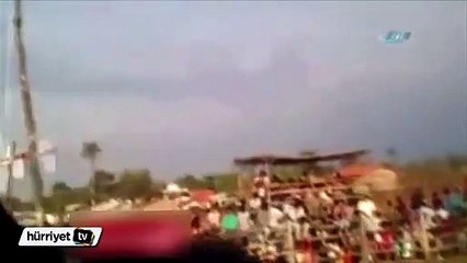 Şenliklerde gösteri uçağı düştü