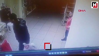 Boşanma aşamasındaki eşini kafa atarak yaraladı