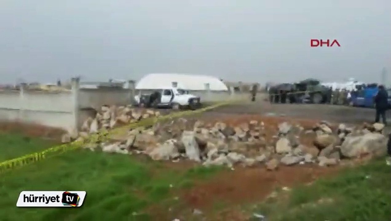 Suruç'ta polis kontrol noktası yakınlarında pat...