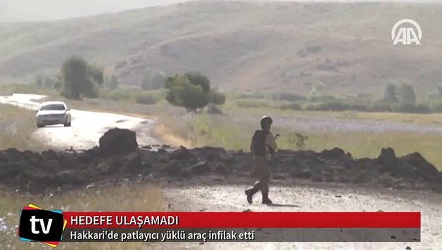 Patlayıcı yüklü araç yolda infilak etti