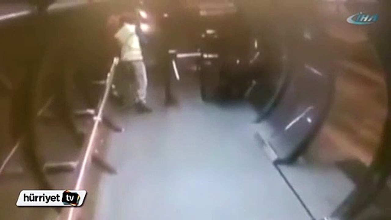 Temizlik görevlisi canını zor kurtardı