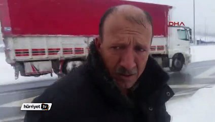 Bolu Dağı'nda kar yağışı nedeniyle onlarca kişi mahsur kaldı