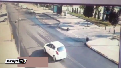 Midibüs mağazaya böyle daldı