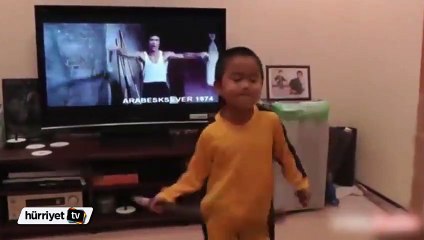 Küçük Bruce Lee internette fenomen oldu
