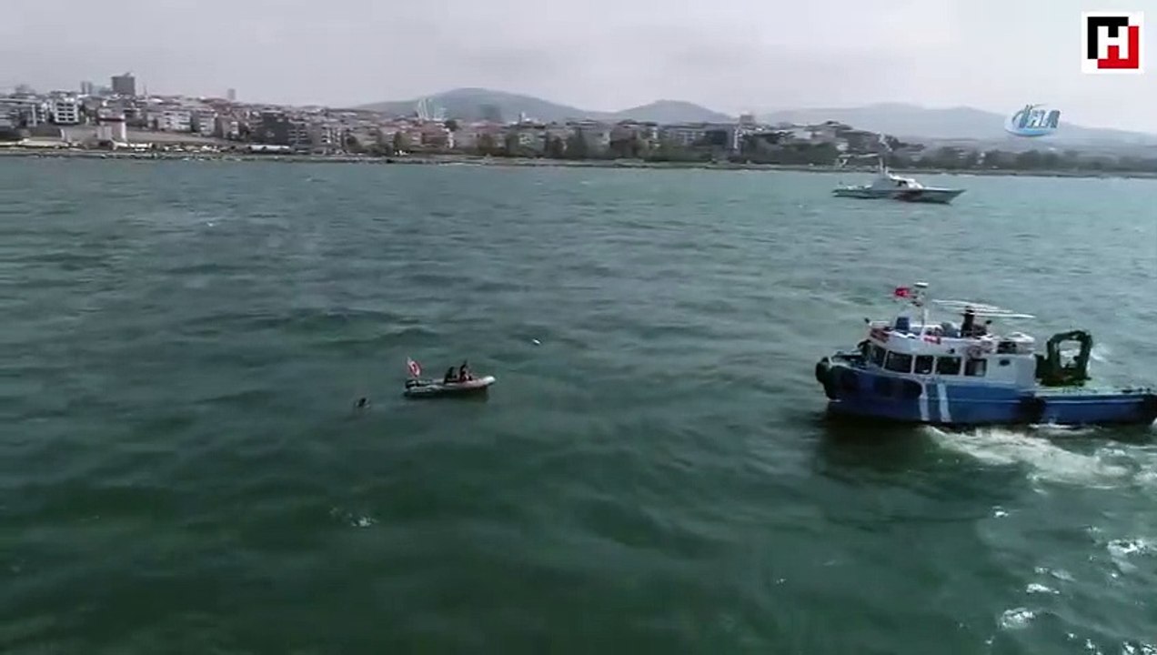 Denize düşen helikopterin tekeri bulundu