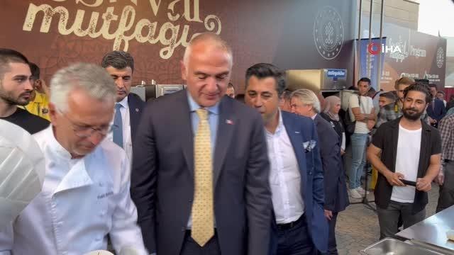 Diyarbakır haberleri... Bakan Ersoy'un Diyarbakır'da devam eden festival etkinliklerini gezdi