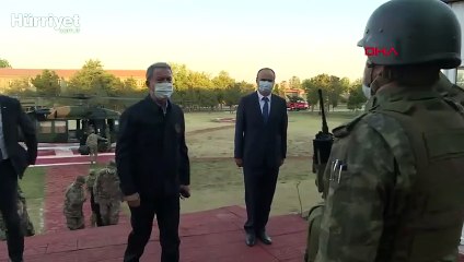 Bakan Akar ve komuta kademesi, sınırlarındaki birlikleri denetledi