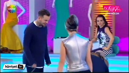 Cemil İpekçi makası eline aldı