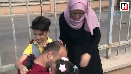 7 gündür elinde çiçeklerle bekliyordu! Mutlu son