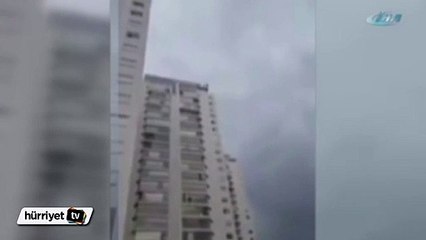 Paraşütle atlayan Noel Baba yere çakıldı