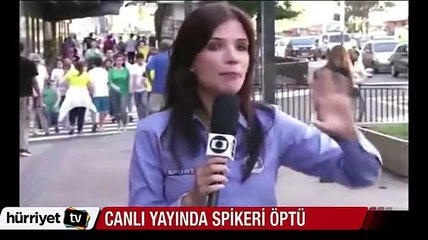 Canlı yayında spikeri öptü
