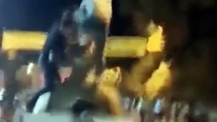 İran'da şeriat direnişi sürüyor! Humeyni heykelinin kafasını kopardılar