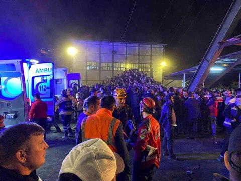 Son dakika haberi... Bakan Dönmez: (Amasra'daki maden kazası) İlk değerlendirmeler grizu patlaması olduğu şeklinde