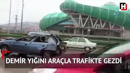 Pert otomobille trafikte gezdi