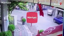 Kapı açıldı çocuk böyle düştü. Bursa'da inanılmaz olay...