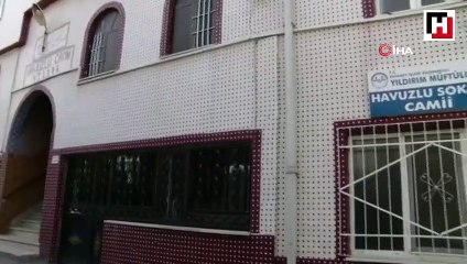 Camiden sadaka kutusunu çalan hırsızlar yakalandı