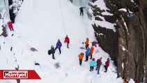 Buz tutan şelaleye tırmandılar