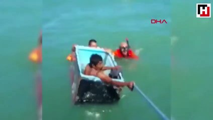 Teknesi batan balıkçıları 'buzdolabı' kurtardı