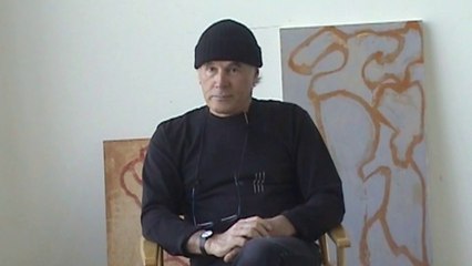 Brice Marden poses for Klaus Guingand.