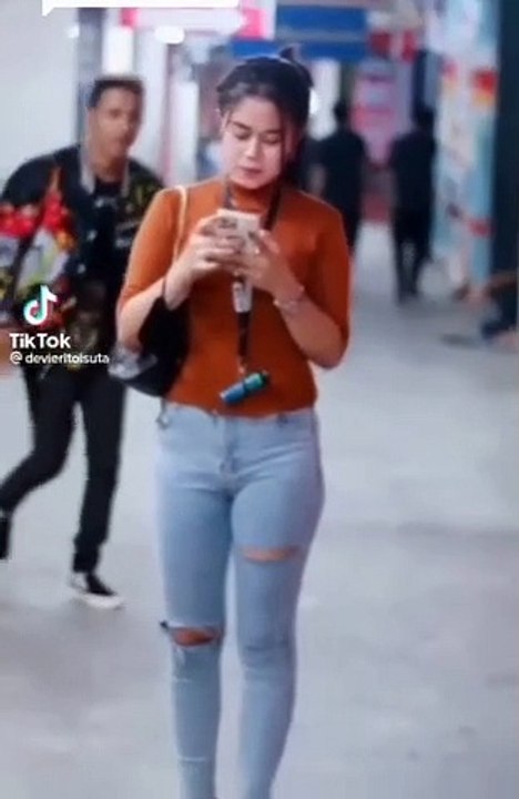 cium dari cewe cantik