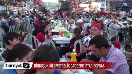 Sivas'ta 1,5 kilometrelik caddeye iftar sofrası kuruldu