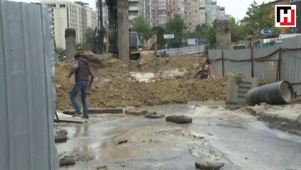 Metro çalışması sırasında su borusu patladı