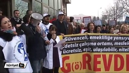 Grevdeki sağlık çalışanları eylem yaptı
