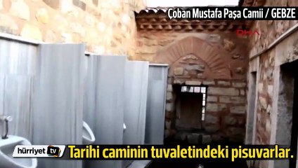 Tarihi caminin tuvaletindeki pisuvarlar söküldü