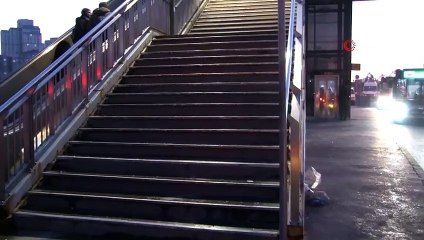 İstanbul'da soğuk hava etkisi: Araçların üstü buz tuttu