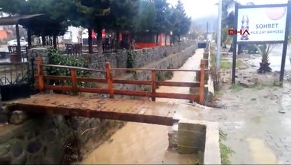 Çanakkale Çınarlı Deresi taştı, Gökçeada'yı sel aldı.