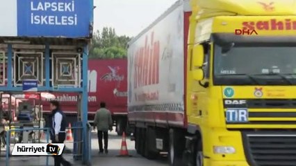 Çanakkale Lapseki'de feribot kuyruğu