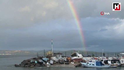 Çanakkale Boğazı'nda gökkuşağı manzarası