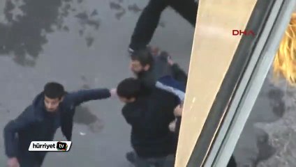 Cadde ortasında silahlı kavga