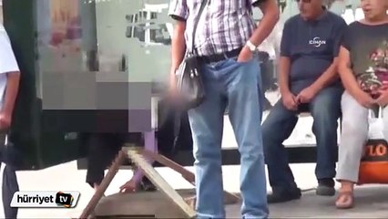 Durakta çakmak gazı çeken öğrenci yürek sızlattı